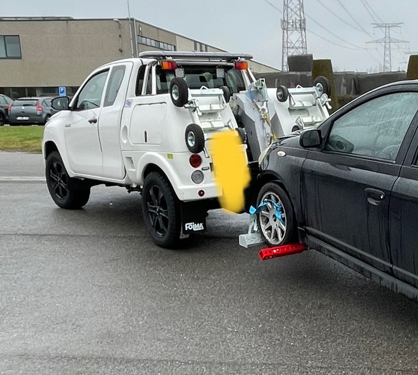 C1D8A47B-C309-4A1C-97A2-8CC17698BE61